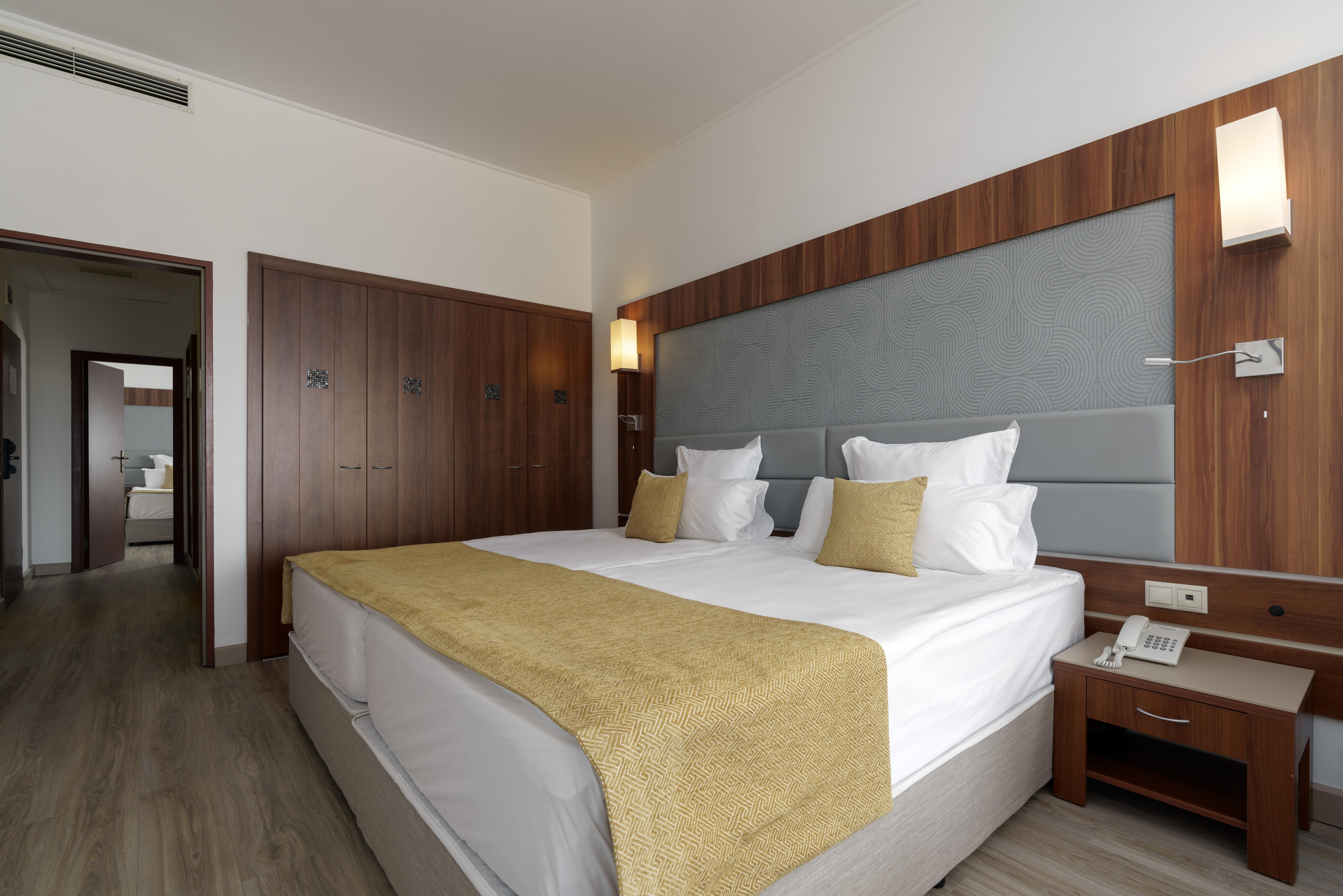 Alua Helios Bay Hotel Obzor Exterior photo