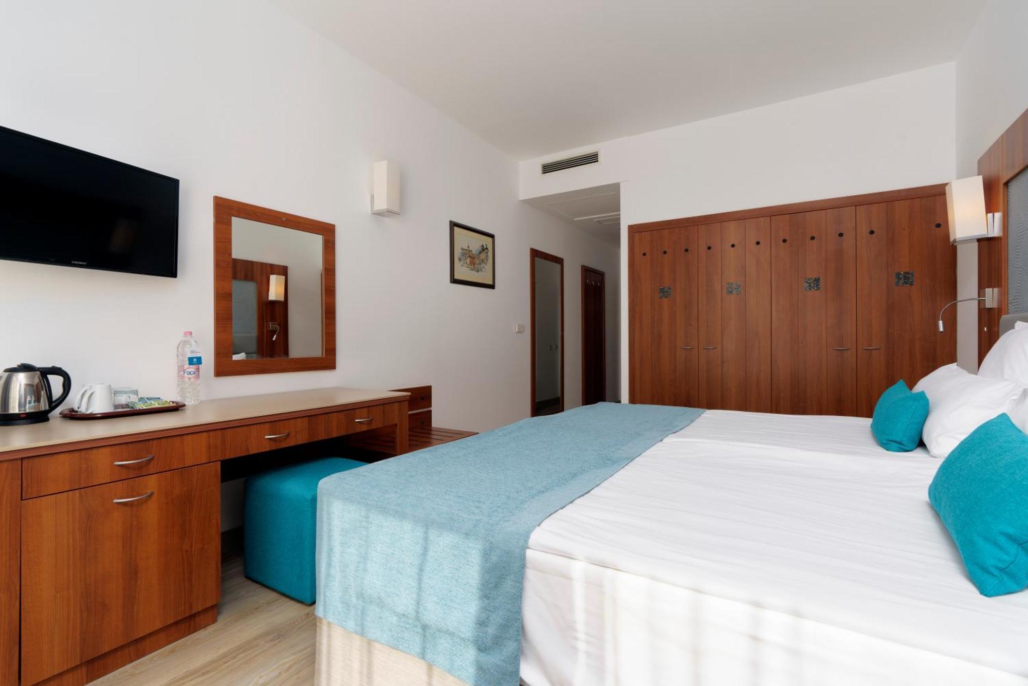 Alua Helios Bay Hotel Obzor Exterior photo